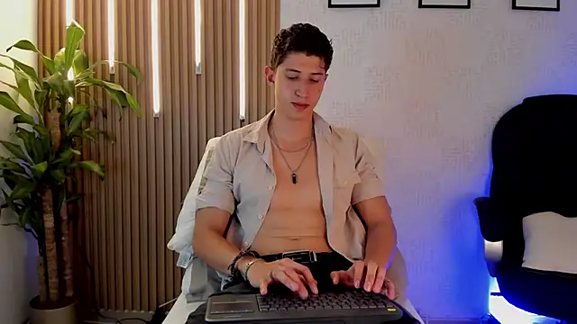 Snapshot of Dorianmistery2322_ chatting on 17, 12, 2025 Dorianmistery2322 online show from 17, 12, 2025