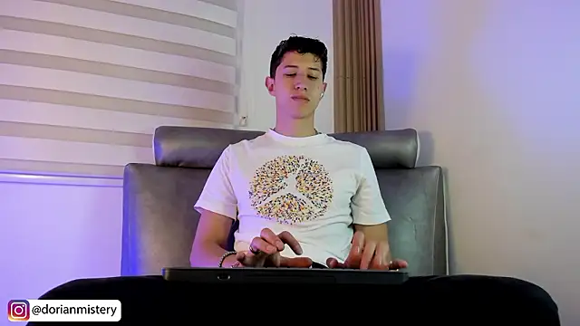 Snapshot of Dorianmistery2322_ chatting on 14, 2, 2026 Dorianmistery2322 online show from 14, 2, 2026