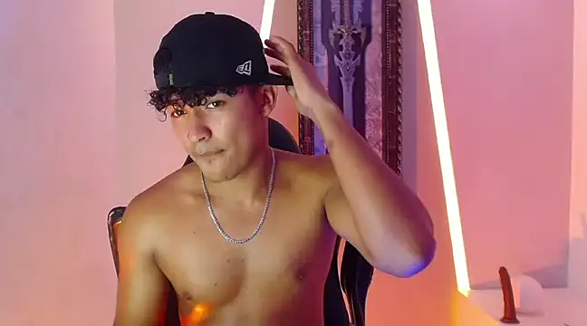jamescurli  online show from 22, 12, 2024