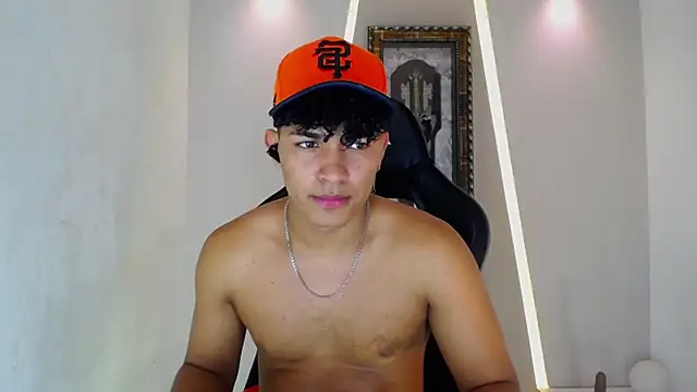 jamescurli  online show from 14, 1, 2025