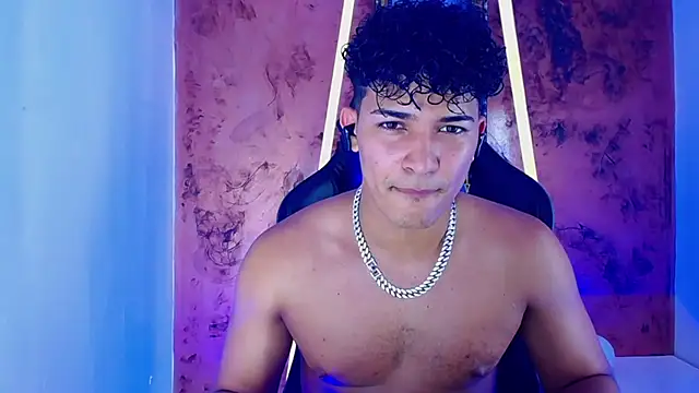 jamescurli  online show from 3, 2, 2025