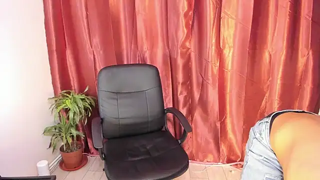 Snapshot of DonyBrown chatting on 25, 10, 2025 DonyBrown online show from 25, 10, 2025