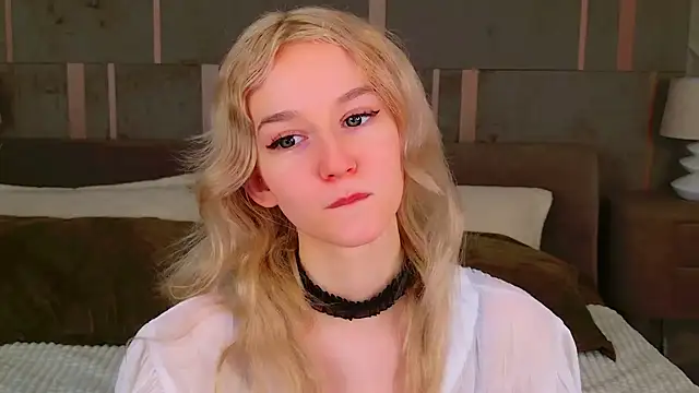 Snapshot of NaomiLoys chatting on 11, 2, 2025 NaomiLoys online show from 11, 2, 2025