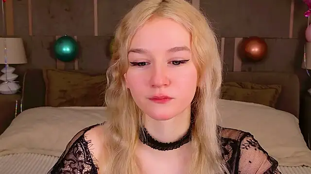 Snapshot of NaomiLoys chatting on 15, 2, 2025 NaomiLoys online show from 15, 2, 2025