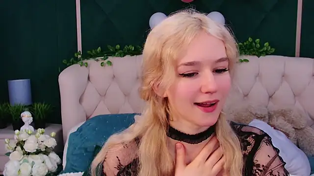 Snapshot of NaomiLoys chatting on 16, 2, 2025 NaomiLoys online show from 16, 2, 2025