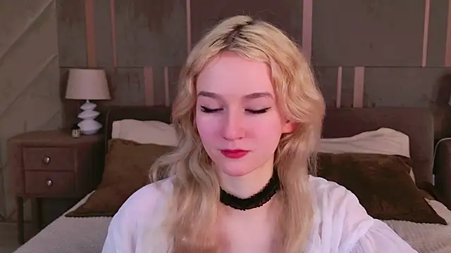 Snapshot of NaomiLoys chatting on 7, 3, 2025 NaomiLoys online show from 7, 3, 2025