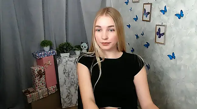 Snapshot of Queen_ofLove chatting on 13, 12, 2024 Queen ofLove online show from 13, 12, 2024