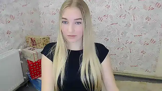 Snapshot of Queen_ofLove chatting on 7, 2, 2025 Queen ofLove online show from 7, 2, 2025