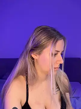 lunawolf21 online show from 2, 2, 2025