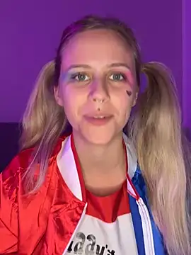 lunawolf21 online show from 18, 10, 2025