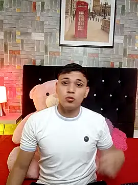 couple lovelyds online show from 2, 2, 2025