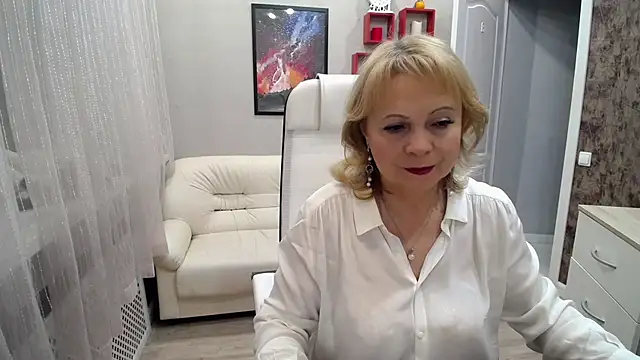 Milla Cutie18 online show from 21, 11, 2025