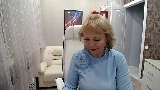 Milla Cutie18 online show from 20, 12, 2025