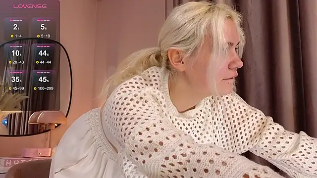 Snapshot of Maybe_Baby_ chatting on 2, 12, 2024 Maybe Baby online show from 2, 12, 2024