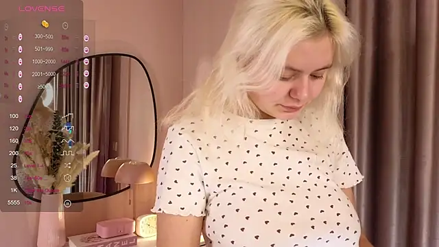 Snapshot of Maybe_Baby_ chatting on 6, 12, 2024 Maybe Baby online show from 6, 12, 2024