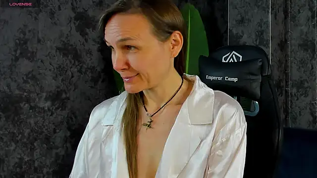 Lillian White online show from 17, 5, 2026