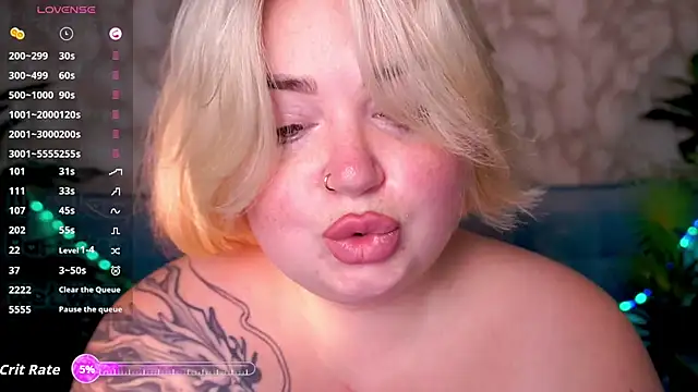 ZaraReignn online show from 9, 10, 2025