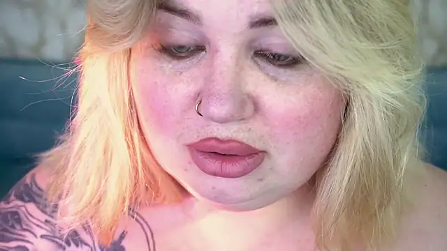 ZaraReignn online show from 5, 4, 2026