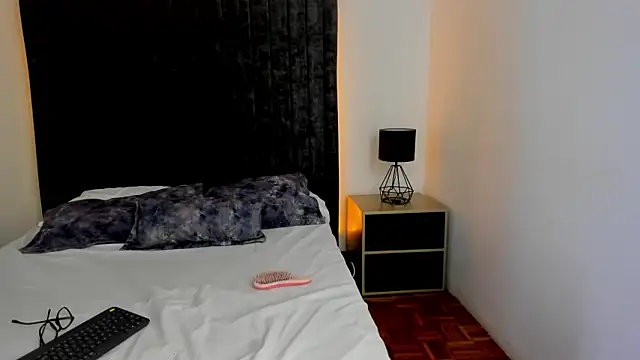 Snapshot of NataGarcia chatting on 14, 10, 2025 NataGarcia online show from 14, 10, 2025