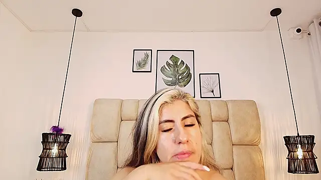 AdharaSmithh online show from 4, 3, 2025