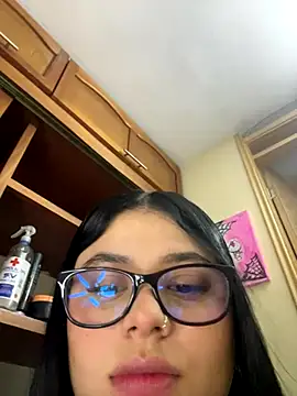 alissonfernandez  online show from 13, 11, 2025