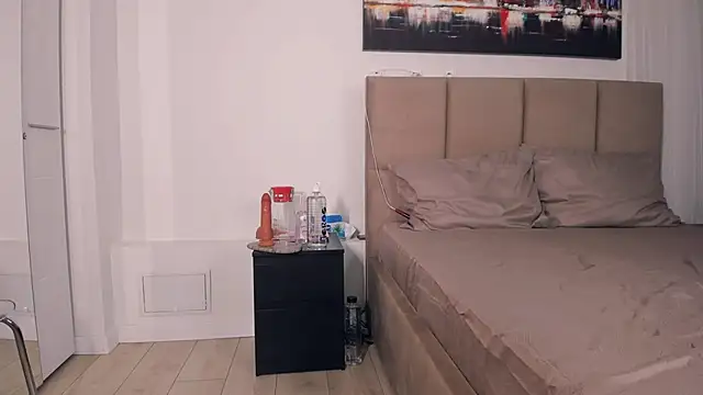 LunaMystyque online show from 8, 11, 2025