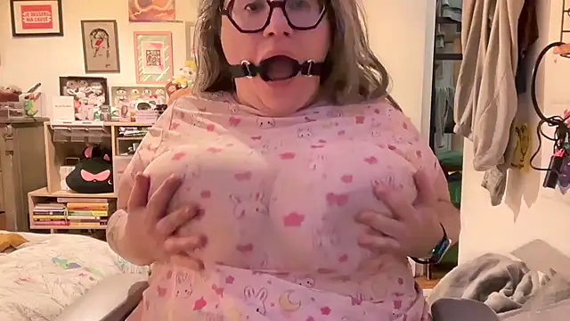 Snapshot of MimiParis chatting on 8, 1, 2025 MimiParis online show from 8, 1, 2025