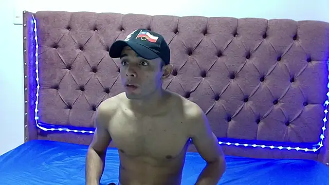 smiths couple online show from 18, 1, 2025