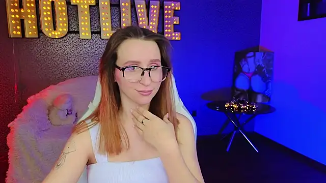 Snapshot of AliceBYKiss chatting on 13, 12, 2024 AliceBYKiss online show from 13, 12, 2024