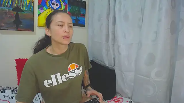 Snapshot of Leyla_Horny_Bg chatting on 21, 12, 2025 Leyla Horny Bg online show from 21, 12, 2025