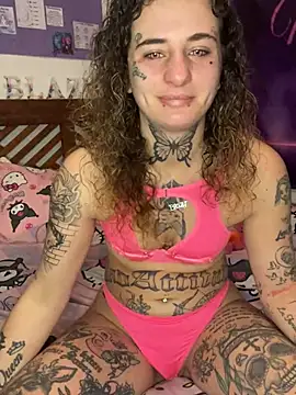 Snapshot of BlazyKitsune- chatting on 7, 2, 2025 BlazyKitsune- online show from 7, 2, 2025