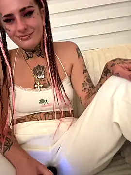 Snapshot of BlazyKitsune- chatting on 18, 9, 2025 BlazyKitsune- online show from 18, 9, 2025