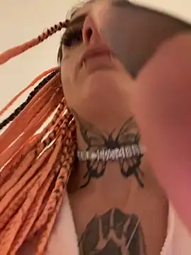 Snapshot of BlazyKitsune- chatting on 9, 11, 2025 BlazyKitsune- online show from 9, 11, 2025