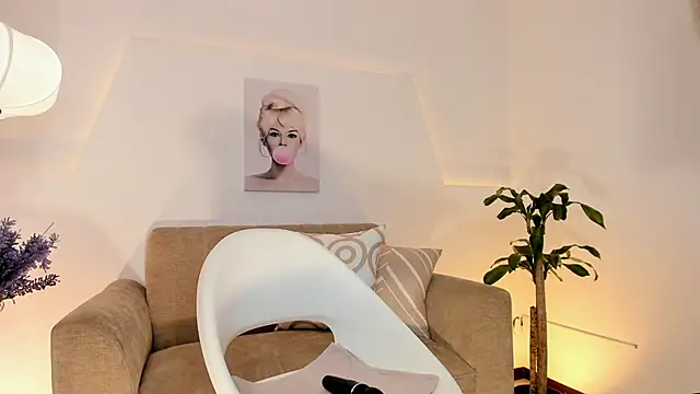 Catvalentine  online show from 21, 2, 2026