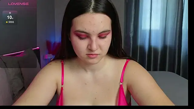 Snapshot of BritneyLix chatting on 14, 9, 2025 BritneyLix online show from 14, 9, 2025