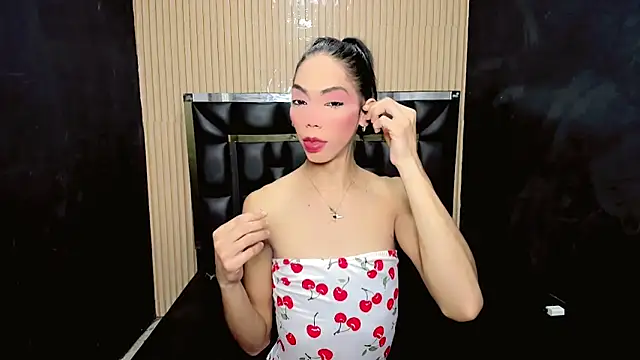 Luna and valery online show from 17, 4, 2026