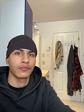 Snapshot of johnycash21 chatting on 14, 12, 2025 johnycash21 online show from 14, 12, 2025