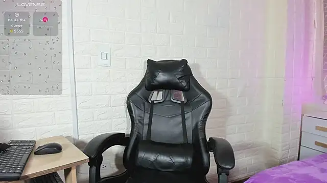 sweet kitty0110 online show from 7, 1, 2026