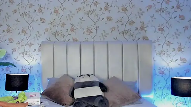 Snapshot of MeganCruzGB chatting on 31, 1, 2025 MeganCruzGB online show from 31, 1, 2025