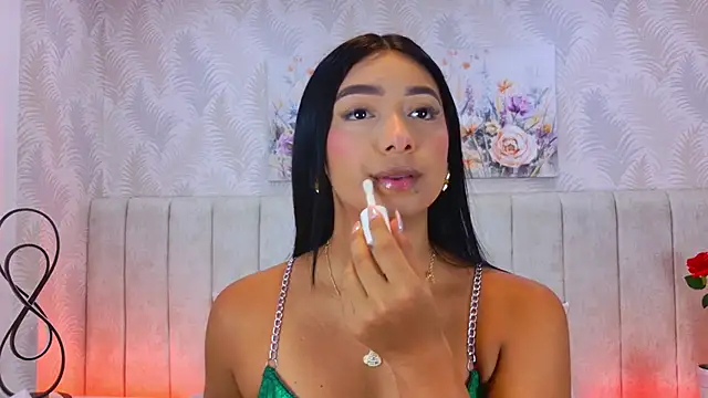 Snapshot of MeganCruzGB chatting on 8, 1, 2026 MeganCruzGB online show from 8, 1, 2026