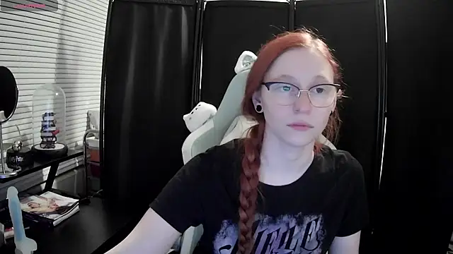 LilyFoxxx online show from 12, 2, 2025