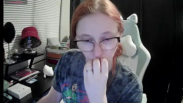 LilyFoxxx online show from 10, 3, 2025