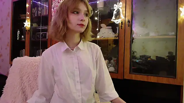 cloudgirrl online show from 7, 1, 2025