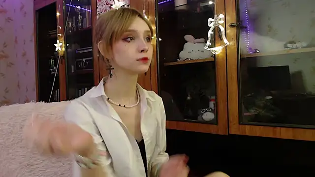 cloudgirrl online show from 9, 1, 2025