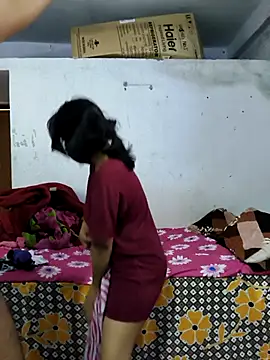 Snapshot of hot_wife_35 chatting on 9, 10, 2025 hot wife 35 online show from 9, 10, 2025