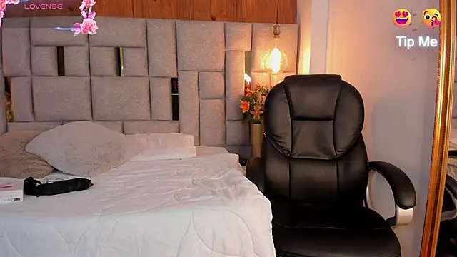 Saori newman online show from 31, 1, 2025