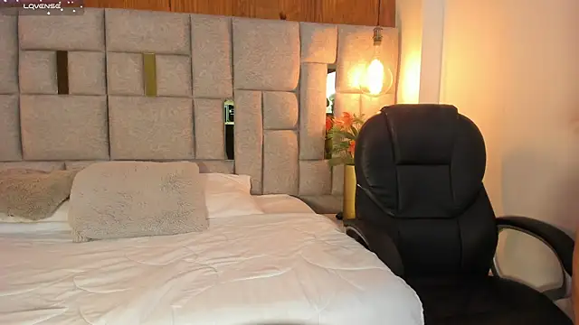 Saori newman online show from 7, 3, 2025