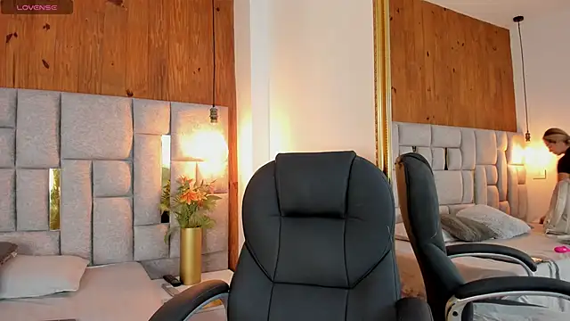 Saori newman online show from 16, 9, 2025