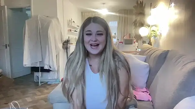 Snapshot of blairbella chatting on 16, 1, 2025 blairbella online show from 16, 1, 2025