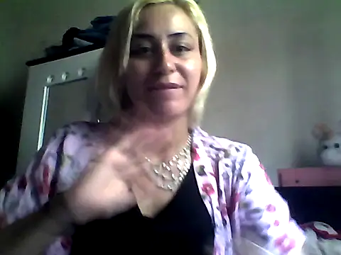 ariana crazzy online show from 20, 2, 2025